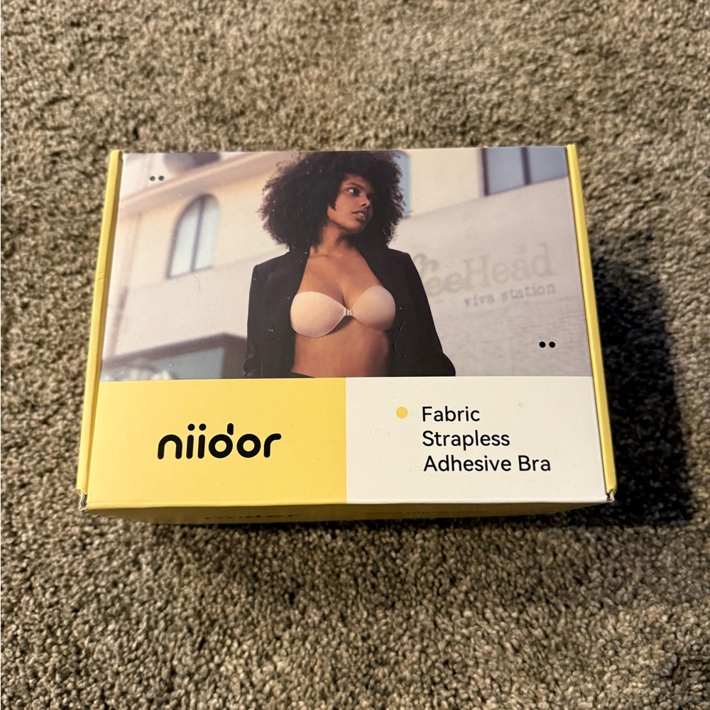 Niidor Fabric Strapless Adhesive Bra - Black